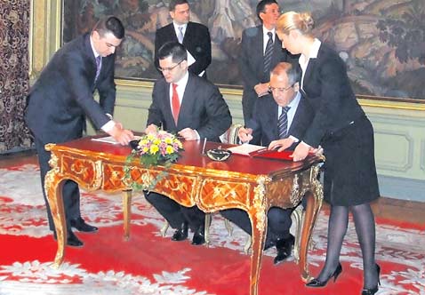 Lavrov i Jeremic potpisuju plan konsultacija